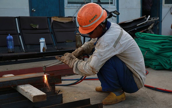 鋼結(jié)構(gòu)加工中焊縫裂紋這樣處理，簡單實用